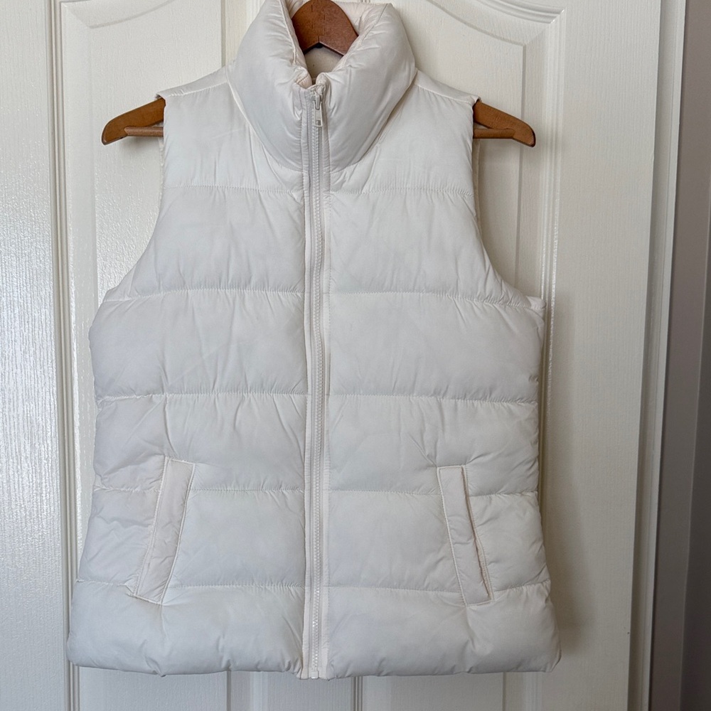 Old Navy White Puffer Vest